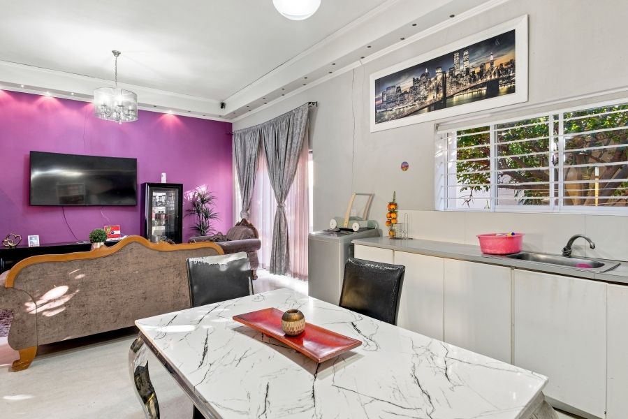 6 Bedroom Property for Sale in Woodstock Western Cape